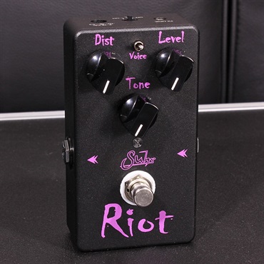 Riot (Black Edition)