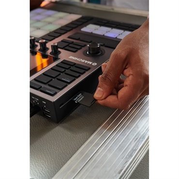Native Instruments MASCHINE+ 【大幅値下げ！】(マシーン)(ネイティブ・インストゥルメンツ) 画像9