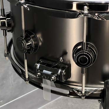 dw DRVD6514SVNBK [Collector's Satin Black Over Brass Snare 14×6.5 / Black Nickel Hardware] 画像2