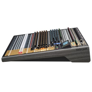 TASCAM Model 2400(24chマルチトラックレコーディングミキサー/USBオーディオインターフェース) 画像4