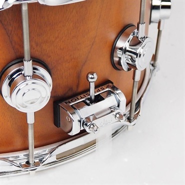 dw 【値下げしました！】DRX66514SSC367 [Collector's Pure Maple Old Style VLT Shell 14×6.5 / Natural Hard Satin Over Koa] 【在庫処分特価品】 画像6