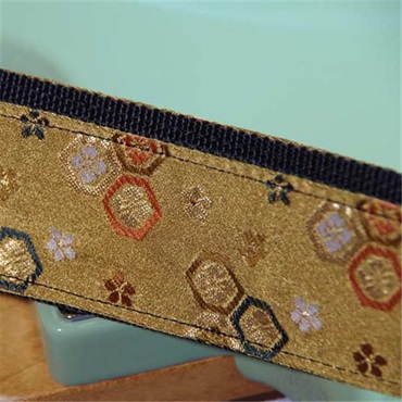Daiking Corporation 【夏先取り大特価セール】西陣織りギターストラップ DGS-NHK60 花菱亀甲金 画像2