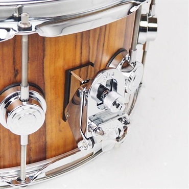 dw DRX66514SSC634 [Collector's Pure Maple Old Style VLT Shell 14×6.5 / Natural Hard Satin Over Vertical Tropical Olive] 【店頭展示特価品】 画像5