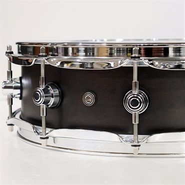 dw DRSO0414SSC107 [Collector's Pure Maple Snare Drum Standard Shell 14''×4'' - Ebony Satin Oil]【数量限定特価品】 画像3