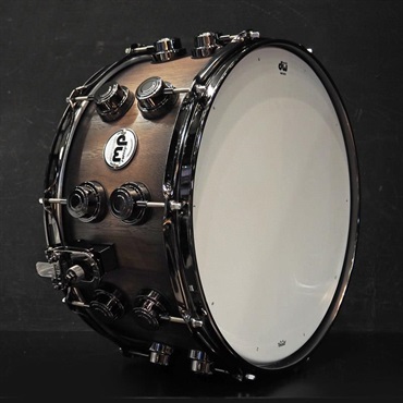 dw DR930714SSN692 [Collector's Pure Walnut 14×7 / Natural To Quick Ebony Burst / Black Nickel Finish Hardware] 画像3
