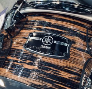 【リユースコラム】意外と知らない？YAMAHAドラムのモデル判別はロゴバッジを確認すべし！